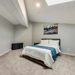Loft Style 2Br Apt I Dallas City Center I Pool I Gym I Workspace I Pets